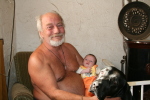 Avec Pp et son chien Dunky, qui m'a fait des clins et des lchouilles
