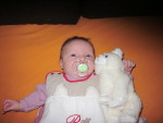 Je commence la journe de mon anniversaire en faisant un clin avec mon petit chaton que Yiayia m'a offert.